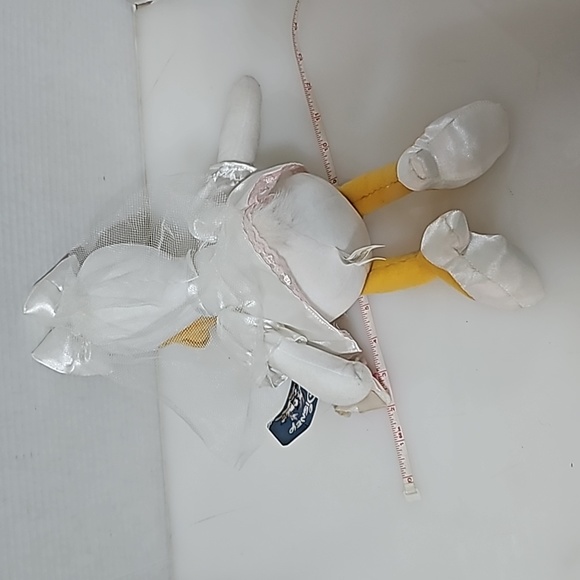 Disney's Daisy Duck Bride Plush - Picture 2 of 4